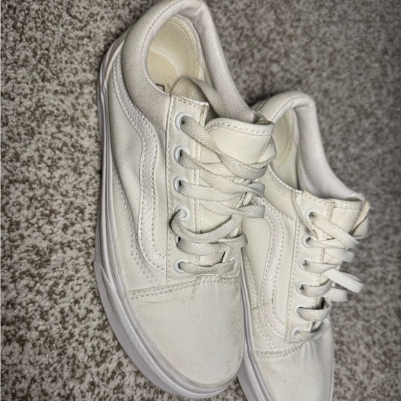 Women’s VANS size 7.5 women; size 6 men's - Picture 2 of 3